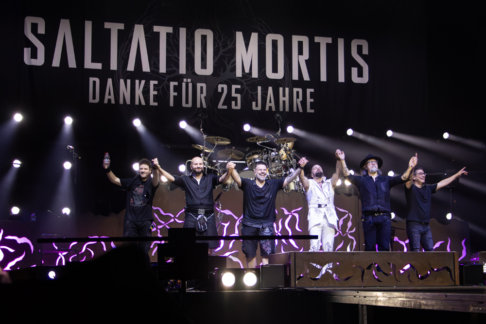 totentaenzer-saltatio-mortis-band-quer